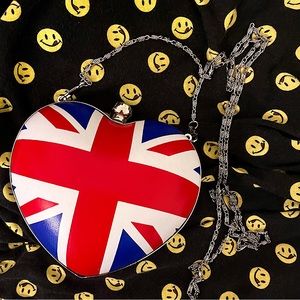 2005 Gem London Heart Clutch Britain Hard Shell